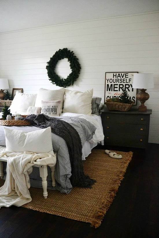 Cozy Christmas Bedroom Decorating Ideas – Festival Around ...