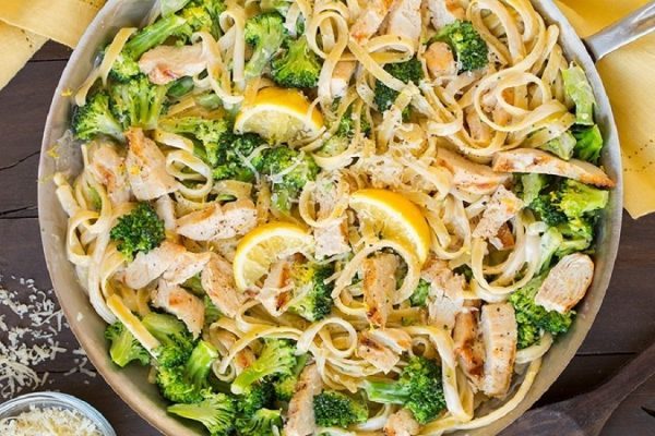 lemon-pepper-fettuccine-alfredo-with-grilled-chicken-and-broccoli6-srgb